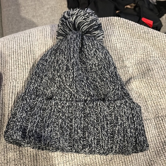 Adidas gray white Pom Pom fleece lined hat nwt - Picture 2 of 3